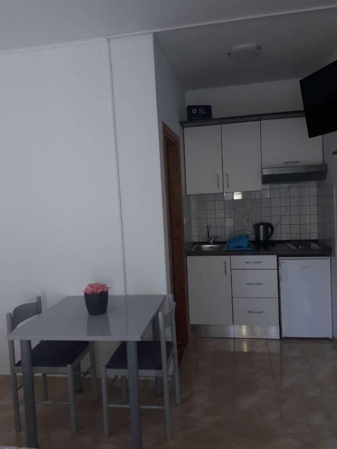 Apartments Irina 洛瓦尼斯卡 外观 照片