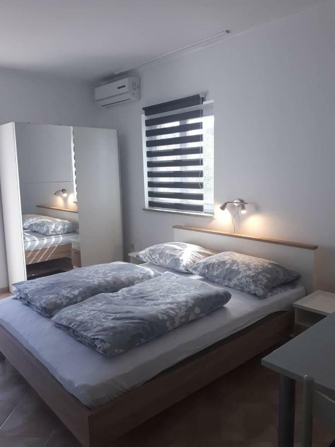 Apartments Irina 洛瓦尼斯卡 外观 照片